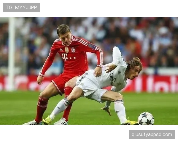 克罗斯本赛季直塞频率提升，如何通过出球撕开对手防线？